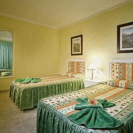 Hyde Park Lane Villa