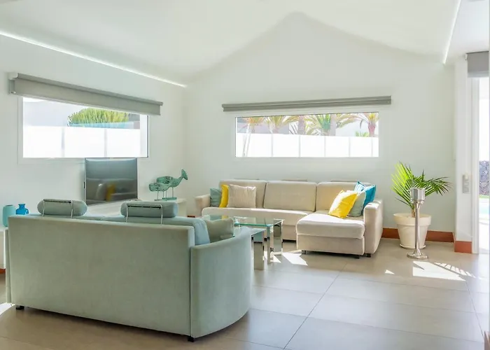 Hyde Park Lane Villa *