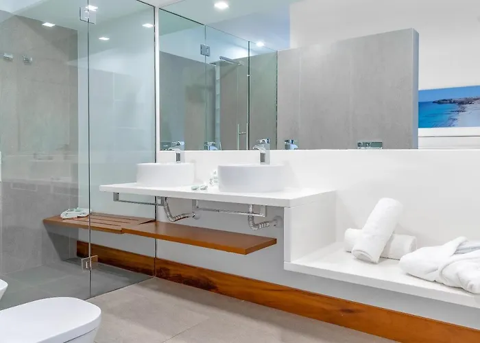 Hyde Park Lane Villa