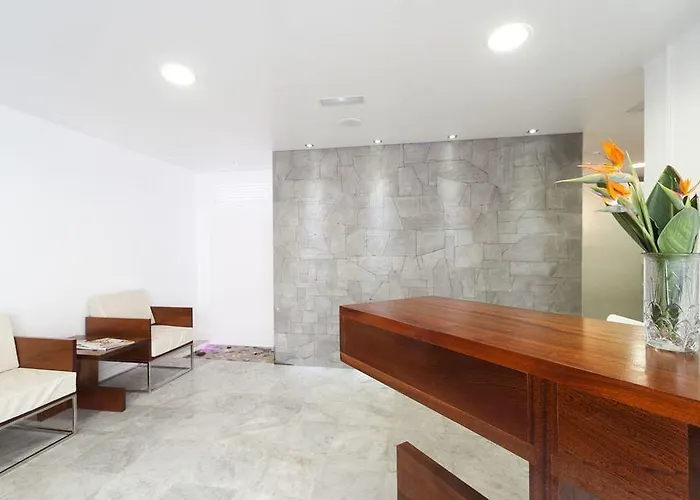 Hyde Park Lane Villa