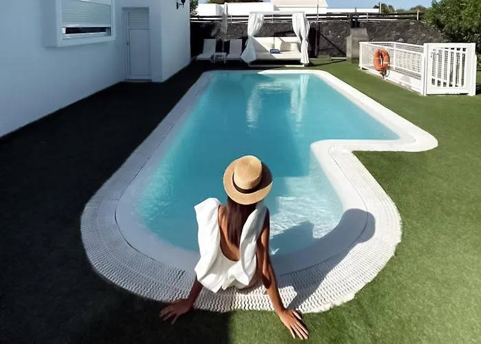 Hyde Park Lane Villa *